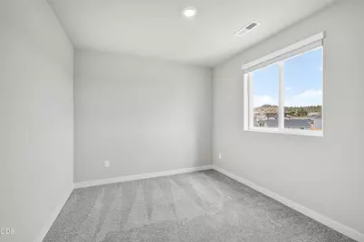 709 NW Walnut Avenue, Redmond, OR 97756 - Photo 17