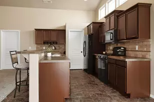 2447 NW Greenwood Ave, Redmond, OR 97756 - Photo 7