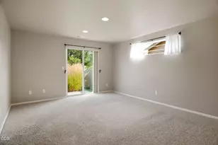 2447 NW Greenwood Ave, Redmond, OR 97756 - Photo 17