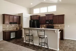 2447 NW Greenwood Ave, Redmond, OR 97756 - Photo 5