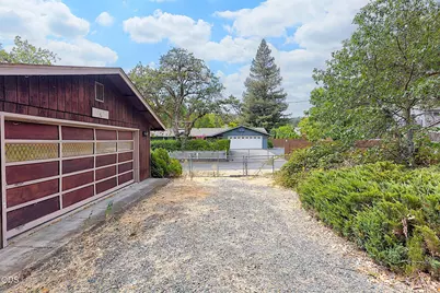 1434 NW Hawthorne Avenue, Grants Pass, OR 97526 - Photo 31