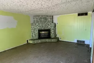 415 NW Locust St, Prineville, OR 97754 - Photo 5