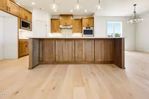 5609 Fallbrook Ln, Medford, OR 97504 - Photo 19