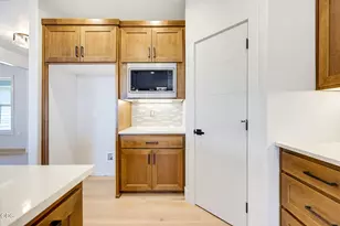 5609 Fallbrook Ln, Medford, OR 97504 - Photo 23