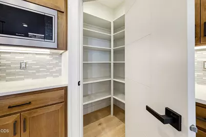 5609 Fallbrook Lane, Medford, OR 97504 - Photo 15