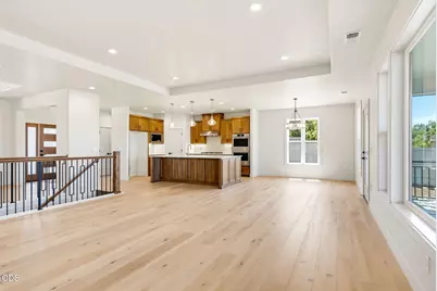 5609 Fallbrook Lane, Medford, OR 97504 - Photo 11