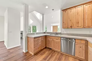 2526 NW Awbrey Rd, Bend, OR 97703 - Photo 13