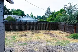 1231 NE A St, Grants Pass, OR 97526 - Photo 23