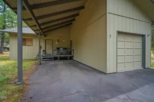 56828 Deschutes Ln, Sunriver, OR 97707 - Photo 31