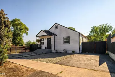 736 SW 10th Street, Redmond, OR 97756 - Photo 3