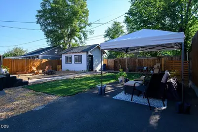 736 SW 10th Street, Redmond, OR 97756 - Photo 19