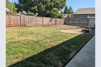 3672 Bursell Road, Central Point, OR 97502 - Photo 5
