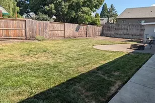 3672 Bursell Rd, Central Point, OR 97502 - Photo 5