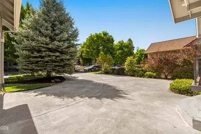 63106 Layton Avenue, Bend, OR 97701 - Photo 35
