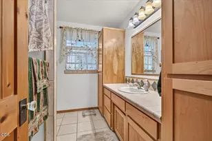 10001 E Antelope Rd, Eagle Point, OR 97524 - Photo 15