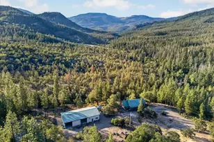 10001 E Antelope Rd, Eagle Point, OR 97524 - Photo 1