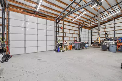 10001 E Antelope Road, Eagle Point, OR 97524 - Photo 23