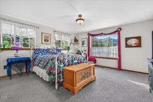 10001 E Antelope Rd, Eagle Point, OR 97524 - Photo 17