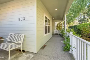 803 Buck Point St, Central Point, OR 97502 - Photo 3