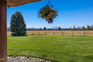 18108 Fadjur Ln, Sisters, OR 97759 - Photo 11
