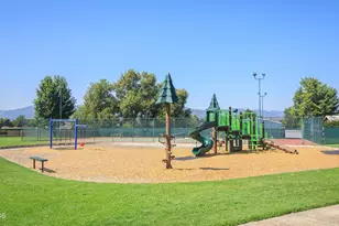 1289 Nadia Wy, Central Point, OR 97502 - Photo 33
