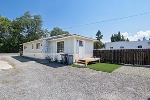 2921 Table Rock Rd, Medford, OR 97501 - Photo 3