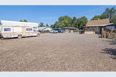 2921 Table Rock Road, Medford, OR 97501 - Photo 7