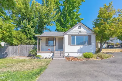 2072 NE Fairview Avenue, Grants Pass, OR 97526 - Photo 3