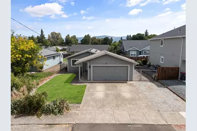 1827 Lillian Street, Medford, OR 97501 - Photo 1