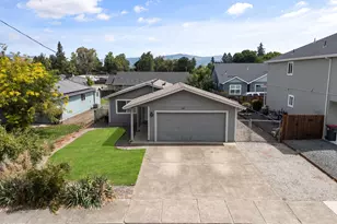 1827 Lillian St, Medford, OR 97501 - Photo 1