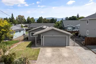 1827 Lillian St, Medford, OR 97501 - Photo 29