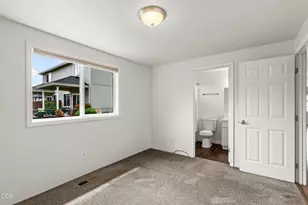 1827 Lillian St, Medford, OR 97501 - Photo 21