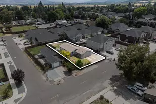 1827 Lillian St, Medford, OR 97501 - Photo 31