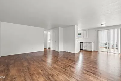 1827 Lillian Street, Medford, OR 97501 - Photo 5