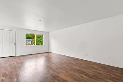 1827 Lillian Street, Medford, OR 97501 - Photo 7