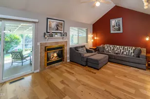 20705 Wishing Well Ct, Bend, OR 97701 - Photo 3