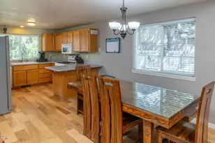 20705 Wishing Well Ct, Bend, OR 97701 - Photo 3