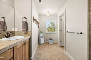 478 NW Flagline Dr, Bend, OR 97703 - Photo 31