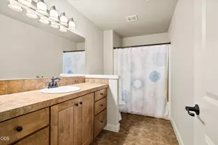 478 NW Flagline Dr, Bend, OR 97703 - Photo 35