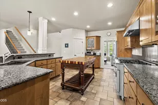 478 NW Flagline Dr, Bend, OR 97703 - Photo 15
