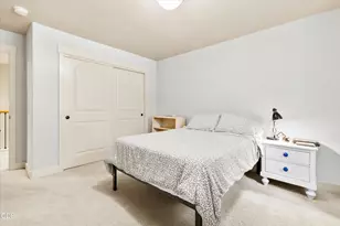 478 NW Flagline Dr, Bend, OR 97703 - Photo 37