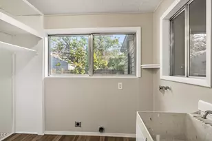 947 SW 14th St, Redmond, OR 97756 - Photo 11