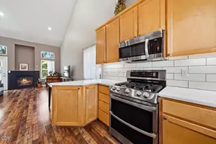 438 NW 19th, Redmond, OR 97756 - Photo 11