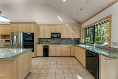 200 Brookstone Hills Drive, Grants Pass, OR 97526 - Photo 21