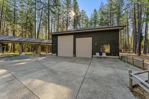 200 Brookstone Hills Dr, Grants Pass, OR 97526 - Photo 3