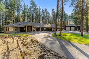 200 Brookstone Hills Dr, Grants Pass, OR 97526 - Photo 1