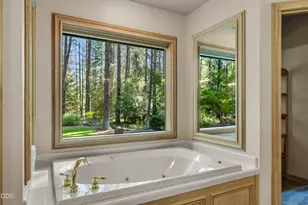 200 Brookstone Hills Dr, Grants Pass, OR 97526 - Photo 17