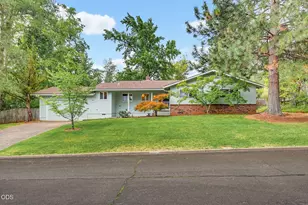 2354 Green Meadows Way, Ashland, OR 97520 - Photo 3