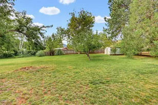 2354 Green Meadows Way, Ashland, OR 97520 - Photo 37
