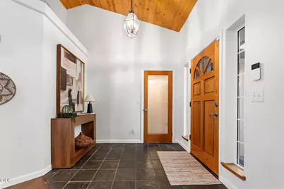 1144 Colonial Drive, Grants Pass, OR 97526 - Photo 3